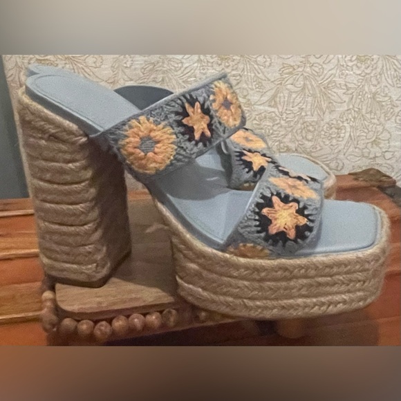 ASOS Platform Sandals Colorful Floral - Picture 7 of 8